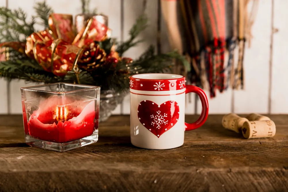 Mugs personalizados con detalles navideños